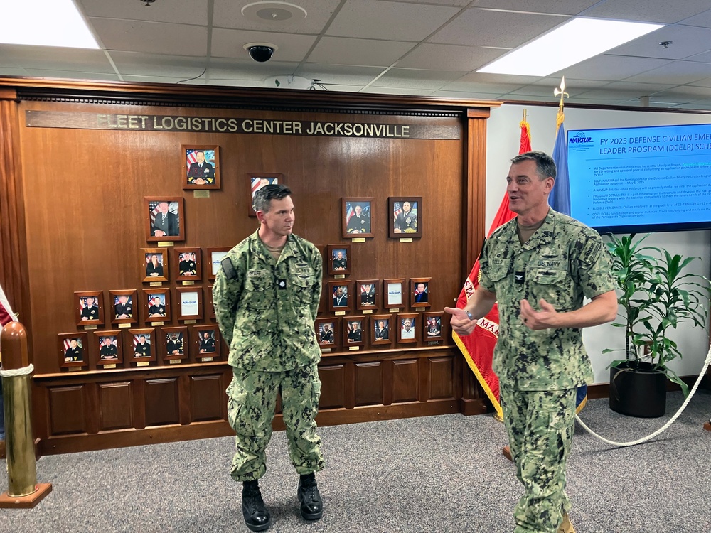Cmdr. Pfaff ends tour at NAVSUP FLC Jacksonville