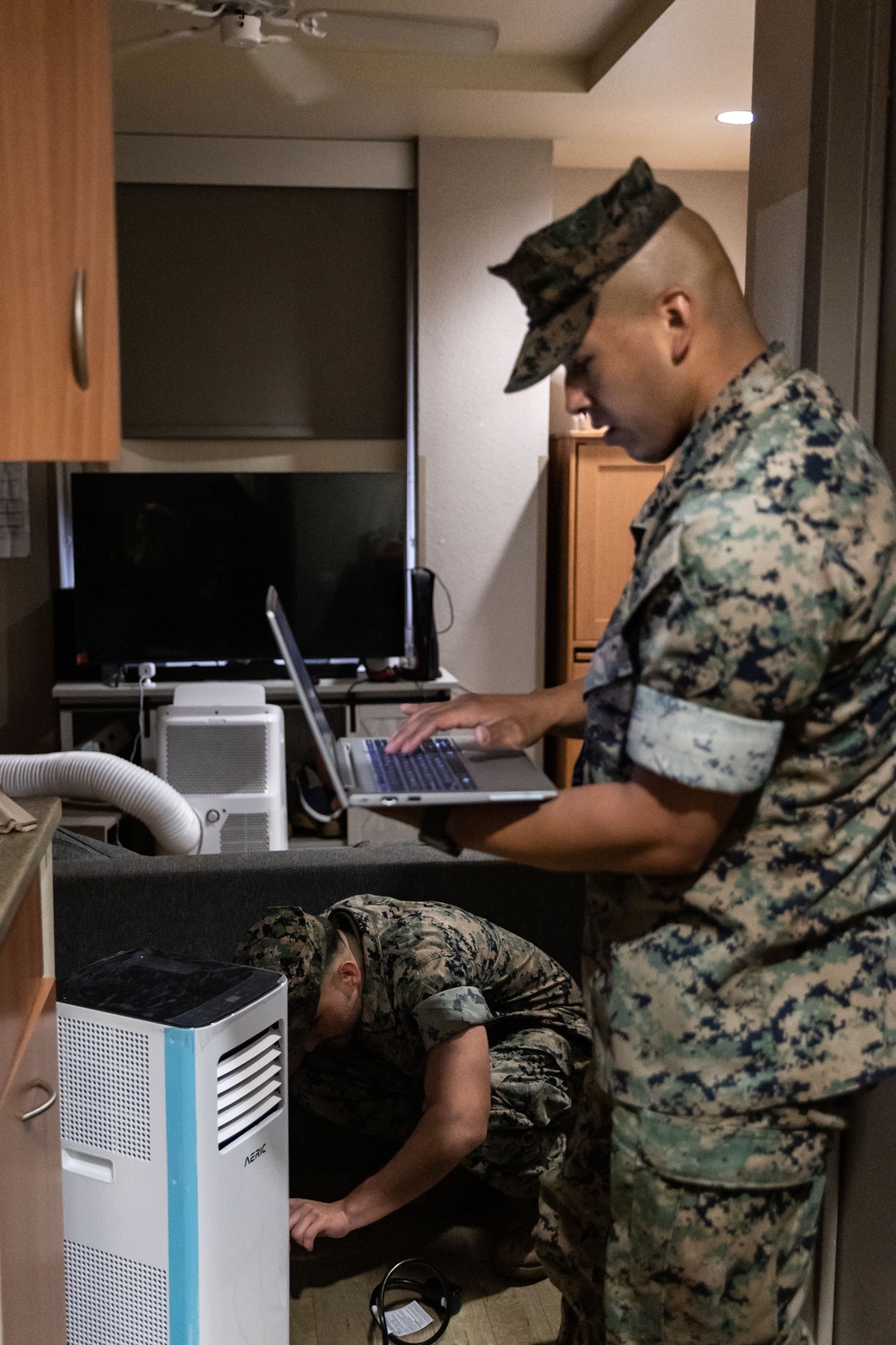 Operation Clean Sweep II brings new air conditioning units to I MEF barracks