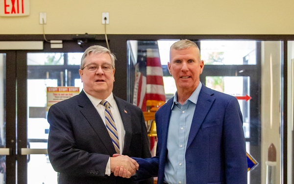 Commandant of the U.S. Marine Corps General Eric Smith visits NWDC