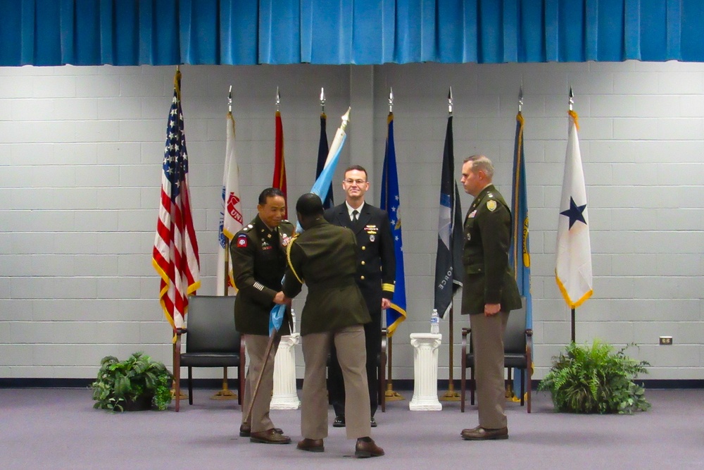 Conant assumes command at DLA Distribution Red River, Lee retires after 20 years