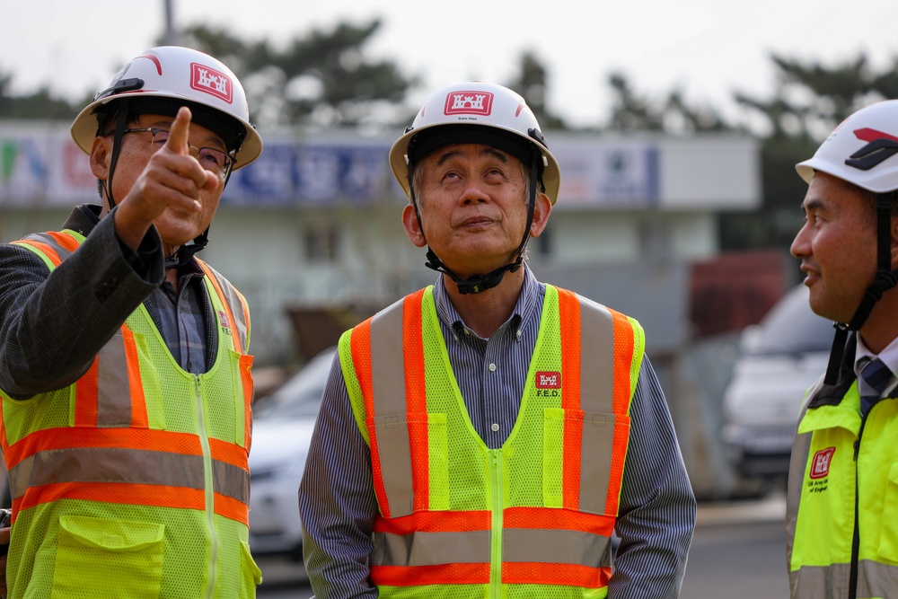 The Han Legacy: A World Traveler, The Wave Chaser and The Book Lover