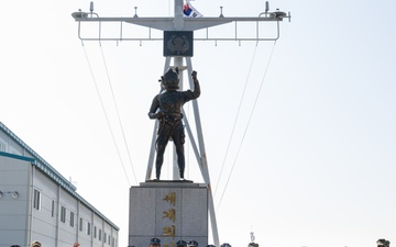 Mobile Diving and Salvage Unit 1 and the Republic of Korea Navy's Sea Salvage and Rescue Unit conclude SALVEX Korea 2025