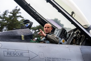 AFN Aviano Radio News: Palace Chasing
