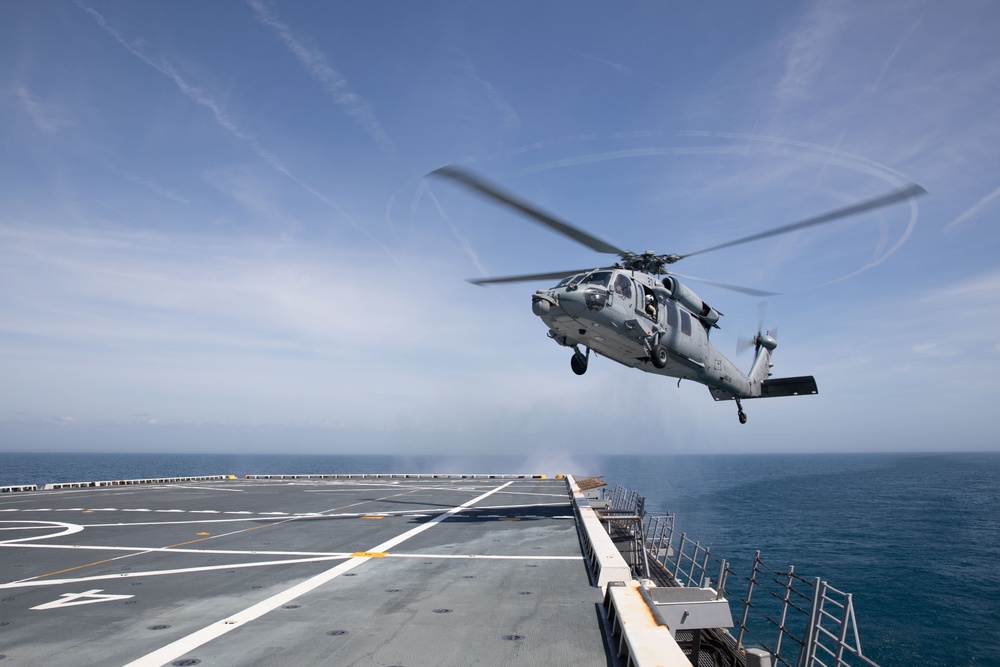 MH-60S Deck Landing