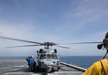 MH-60 On deck