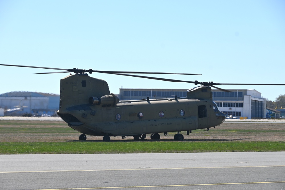 28th ECAB Chinook transports batteries to lighthouse in Delaware Bay