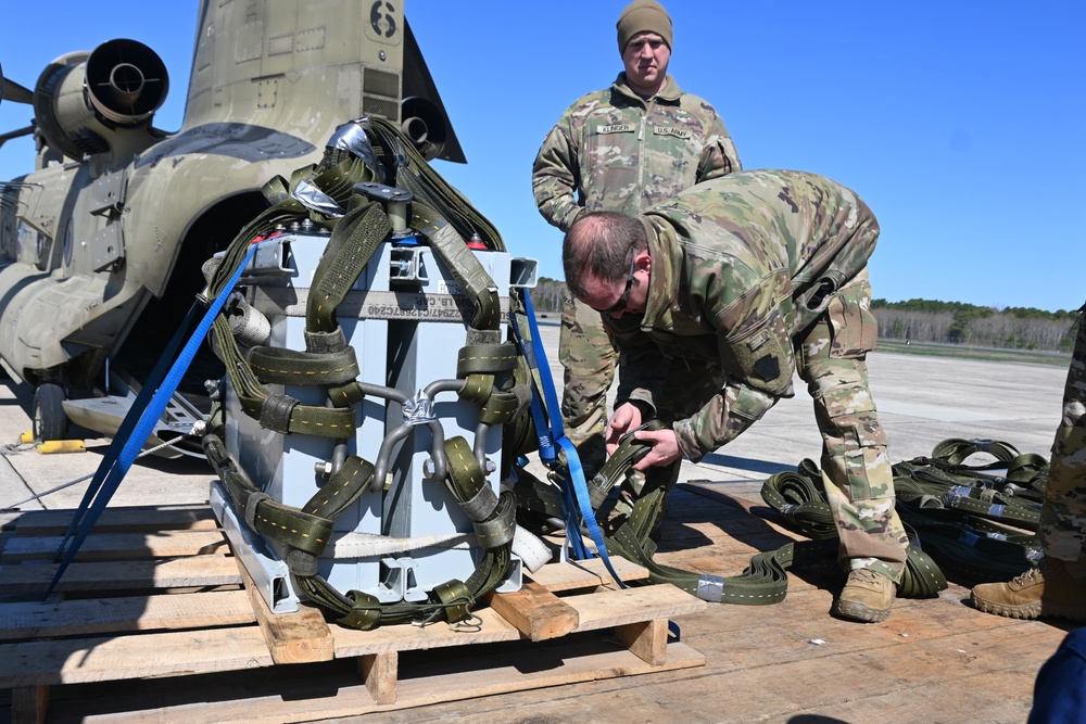 28th ECAB Chinook transports batteries to lighthouse in Delaware Bay