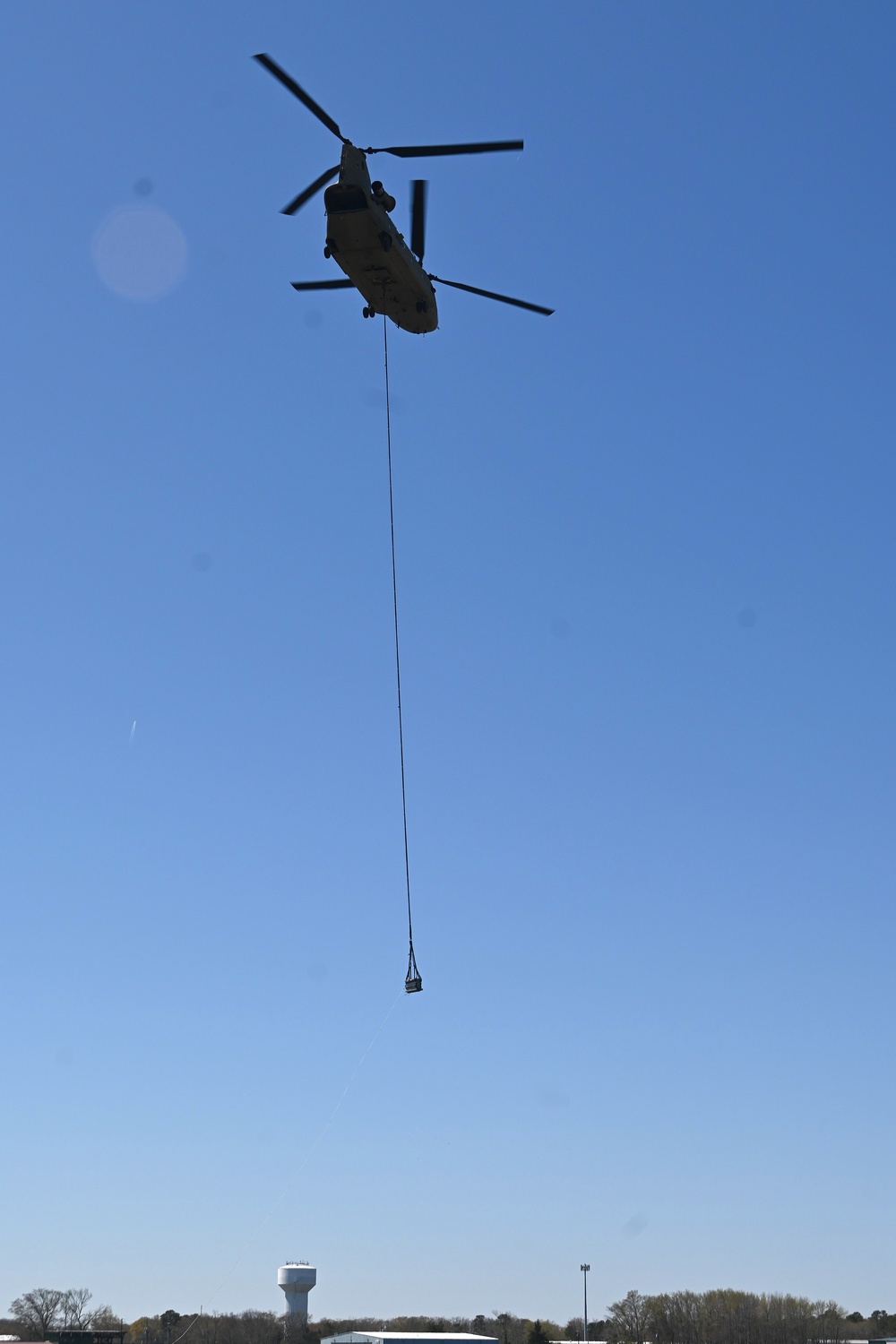 28th ECAB Chinook transports batteries to lighthouse in Delaware Bay