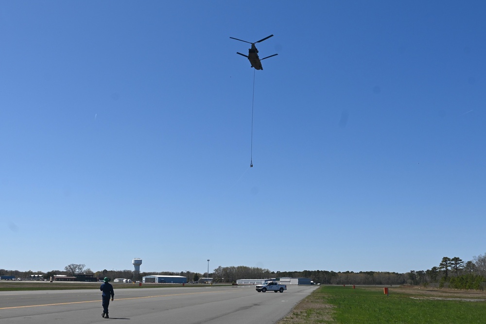 28th ECAB Chinook transports batteries to lighthouse in Delaware Bay