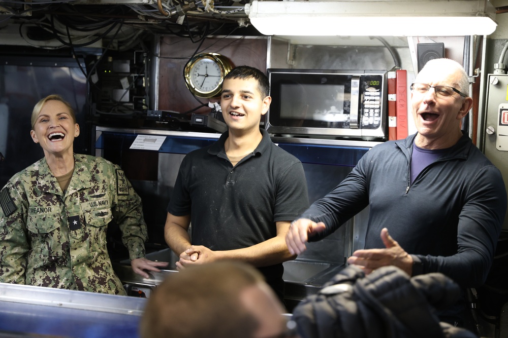 Rear Adm. Treanor, World-class chef Robert Irvine visits USS Albany