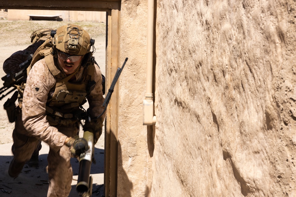 U.S. Marines demonstrate infantry immersion trainer for think tank