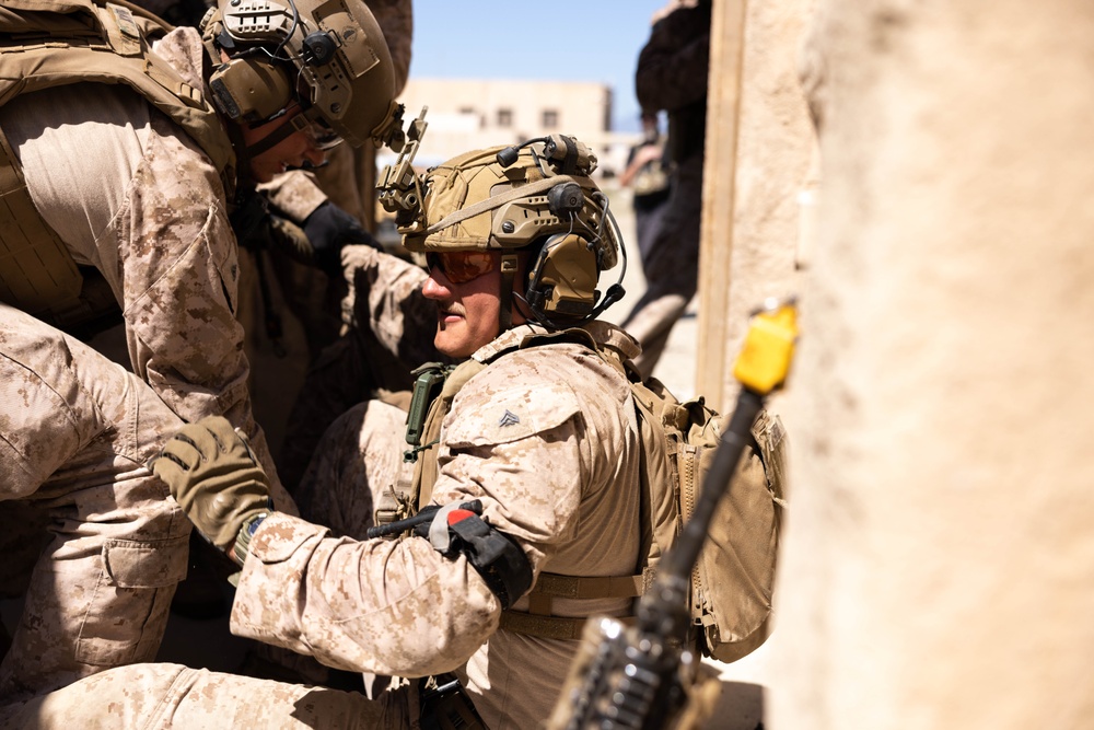 U.S. Marines demonstrate infantry immersion trainer for think tank