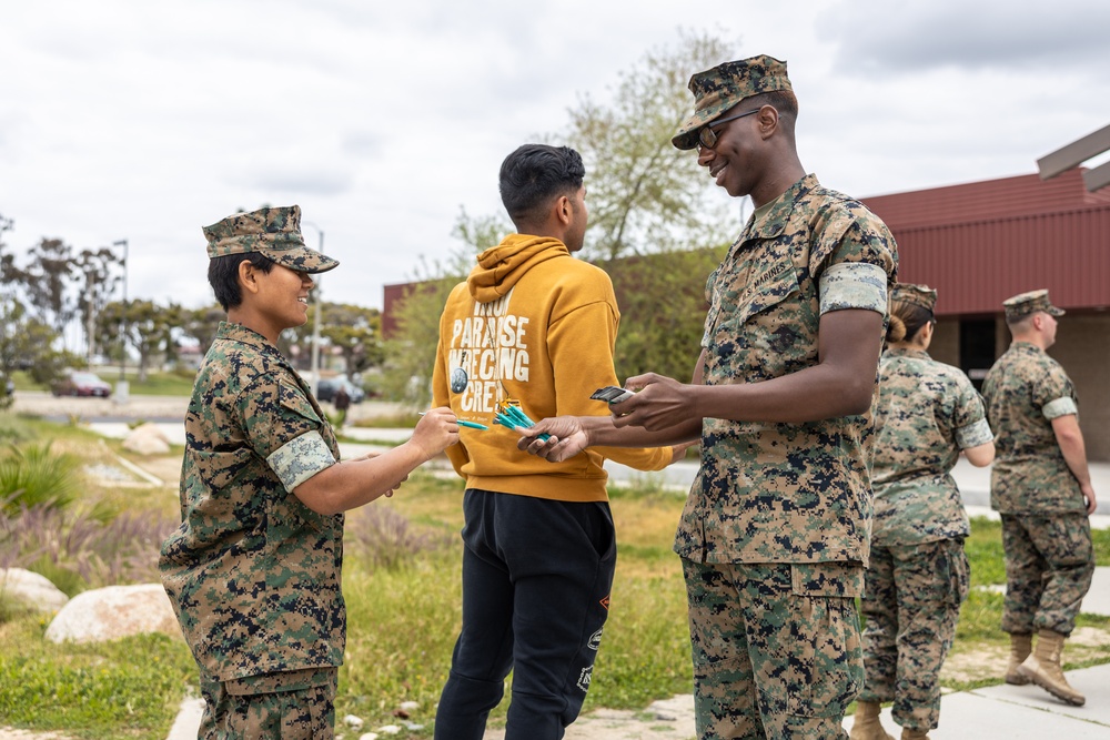 Camp Pendleton SARCs and SAPR VAs spread awareness for SAAPM