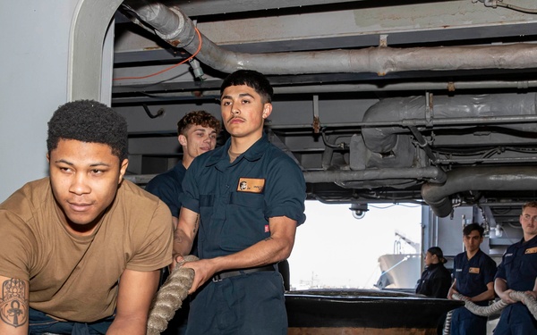 USS Abraham Lincoln returns to homeport