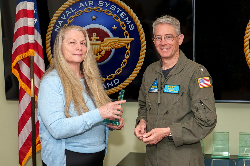 Commander’s Award Honors NAWCWD Team for Workplace Partnership