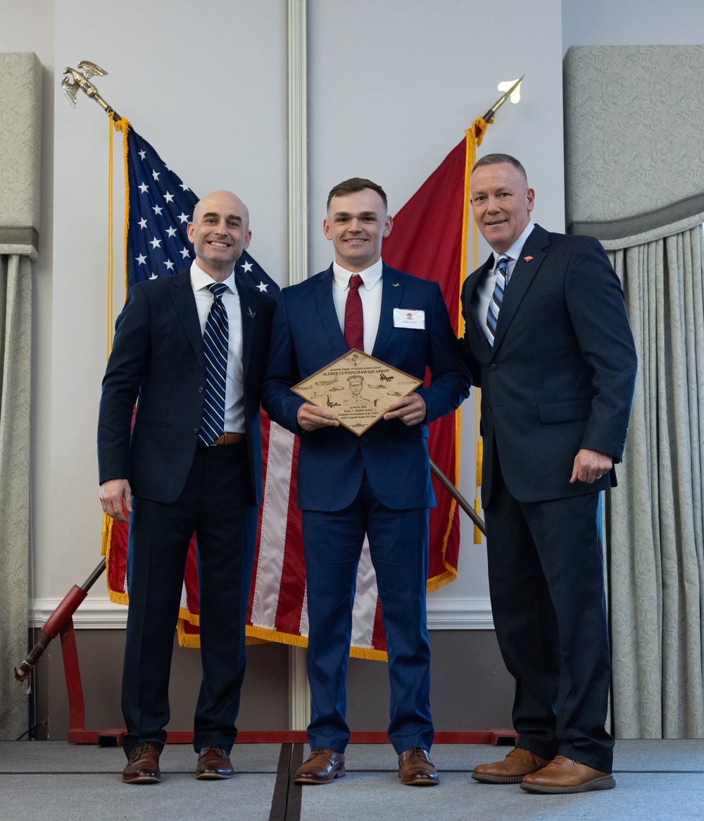 Marine Corps Aviation Association hosts awards banquet for 2nd MAW