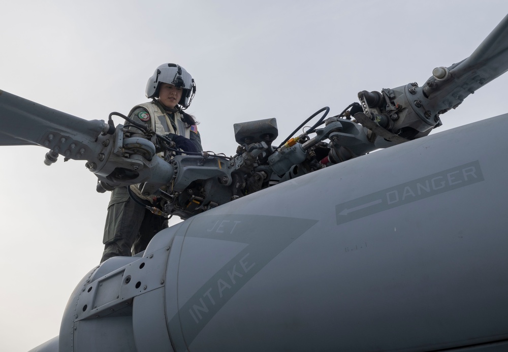 HSM 51 Pre-Flight aboard DDG 105