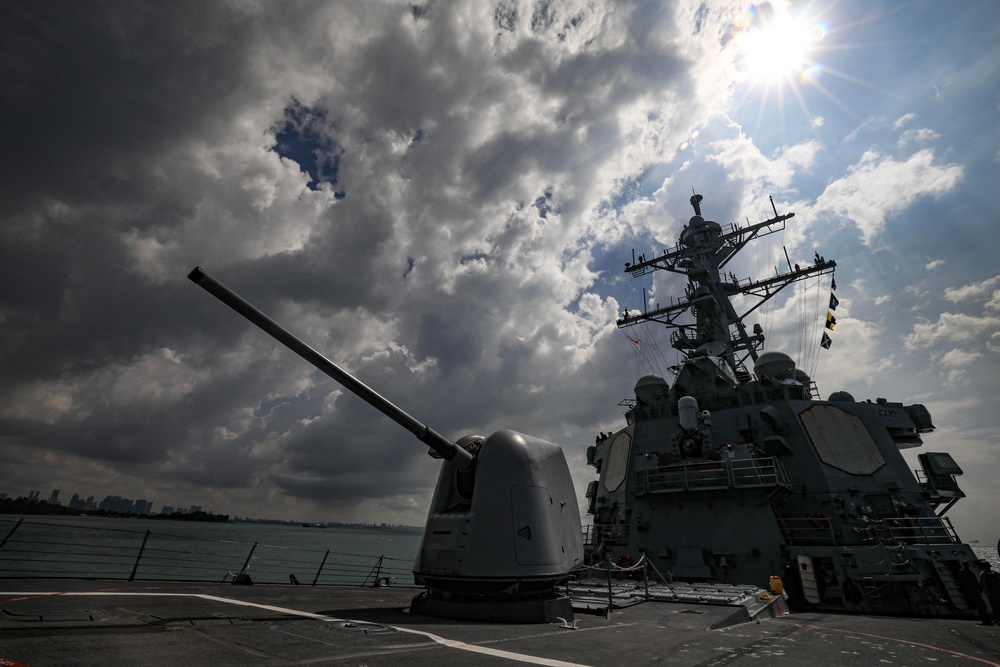 USS Milius (DDG 69) Departs Singapore