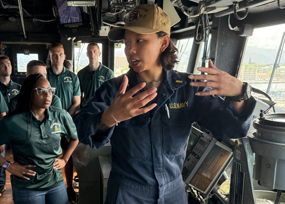 USS Shiloh (CG 67) hosts University of Hawaii ROTC