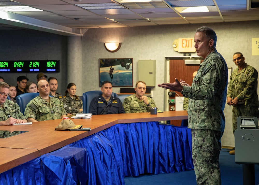 Commander, Naval Information Forces visits USS Blue Ridge Commander, Naval Information Forces visits USS Blue Ridge