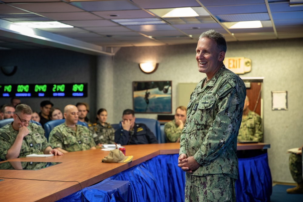 Commander, Naval Information Forces visits USS Blue Ridge Commander, Naval Information Forces visits USS Blue Ridge