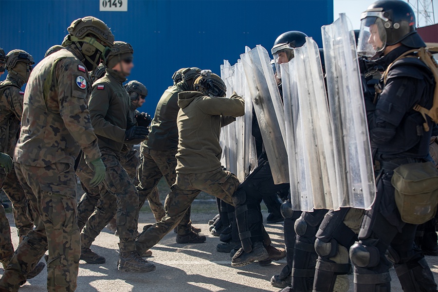 Multinational KFOR 34 soldiers conduct Crowd Riot Control training