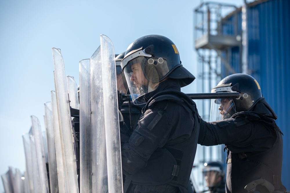 Multinational soldiers assigned to NATO-led KFOR mission conduct CRC training