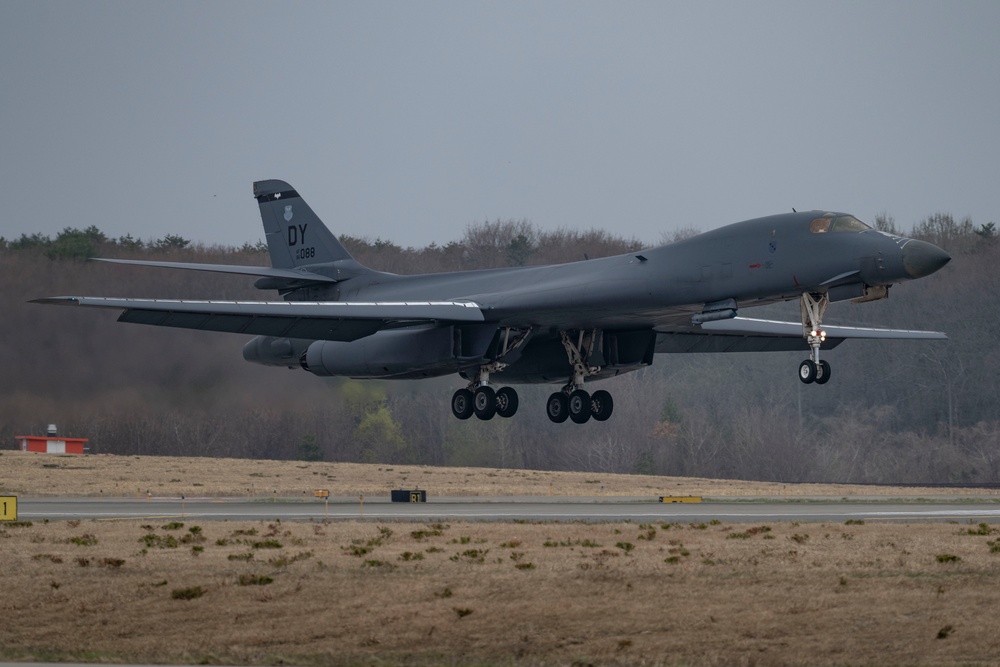 B-1B Lancers arrive at Japan for BTF 25-2 Deployment