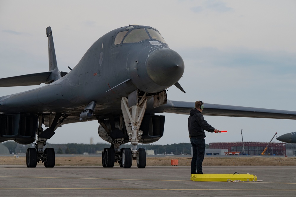 B-1B Lancers arrive at Japan for BTF 25-2 Deployment