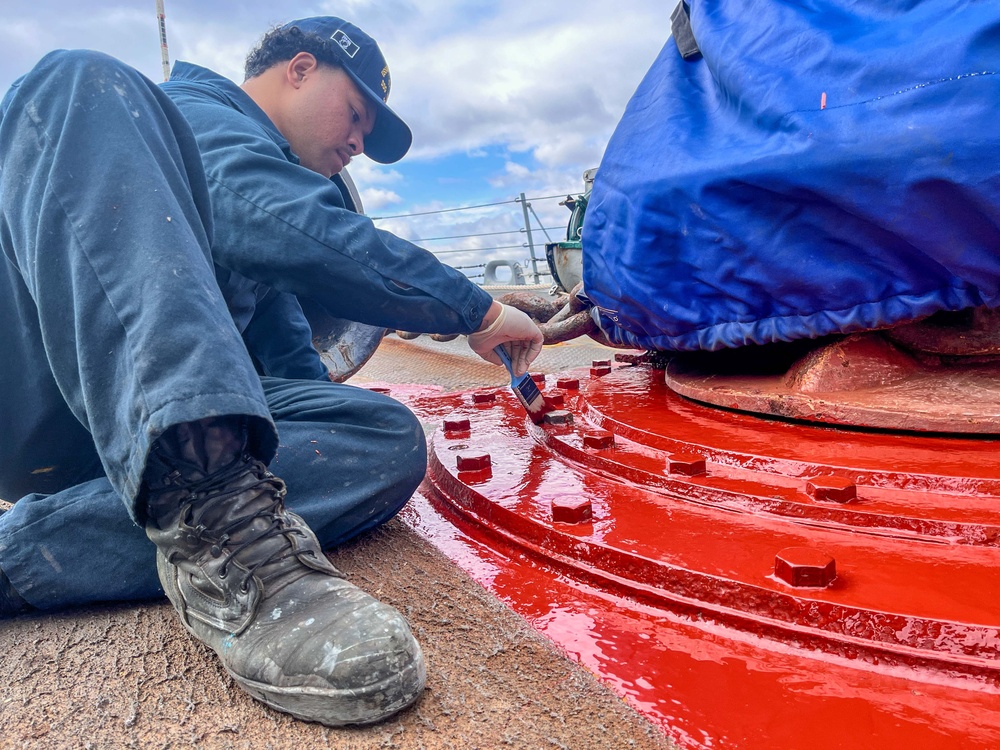 USS William P. Lawrence Conducts Topside Preservation