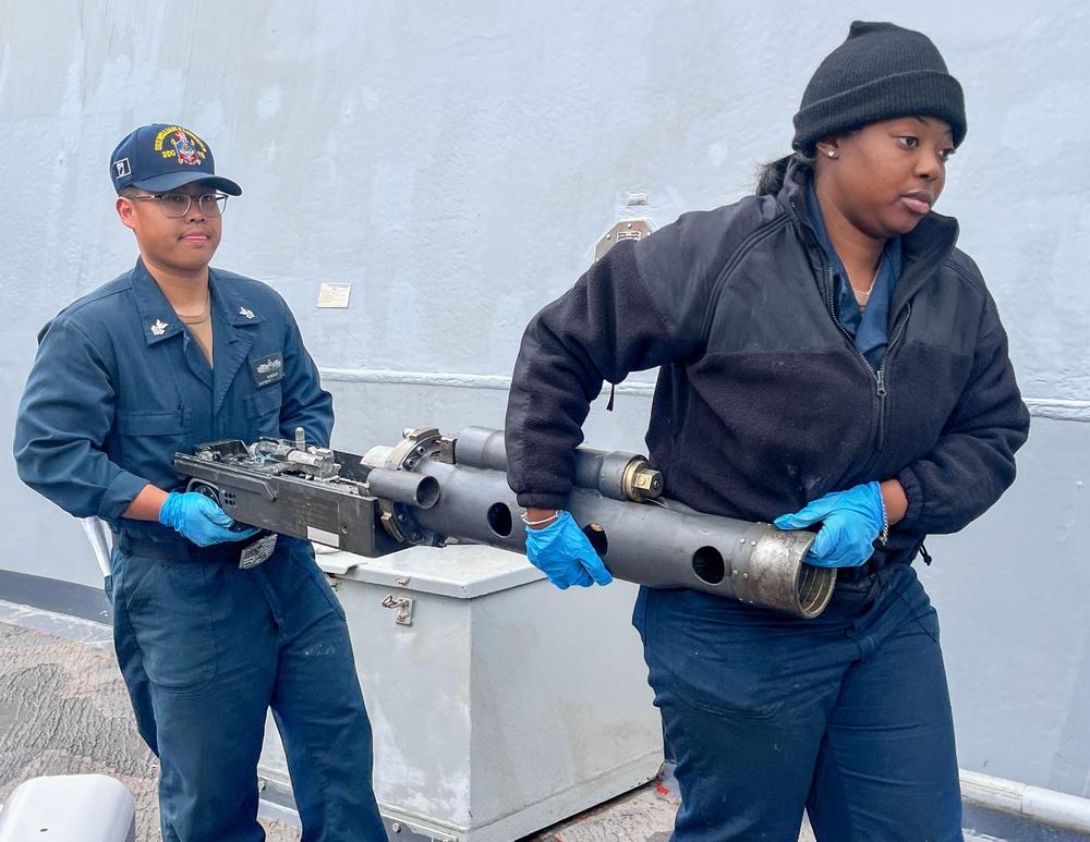 USS William P. Lawrence Conducts Maintenance