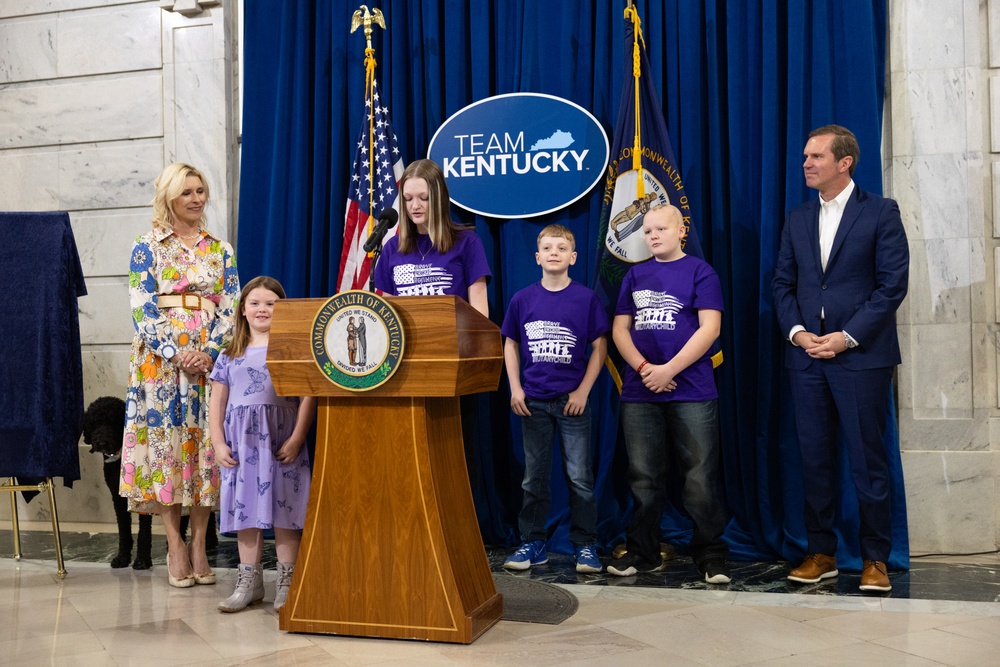 Kentucky governor proclaims April as month of military child