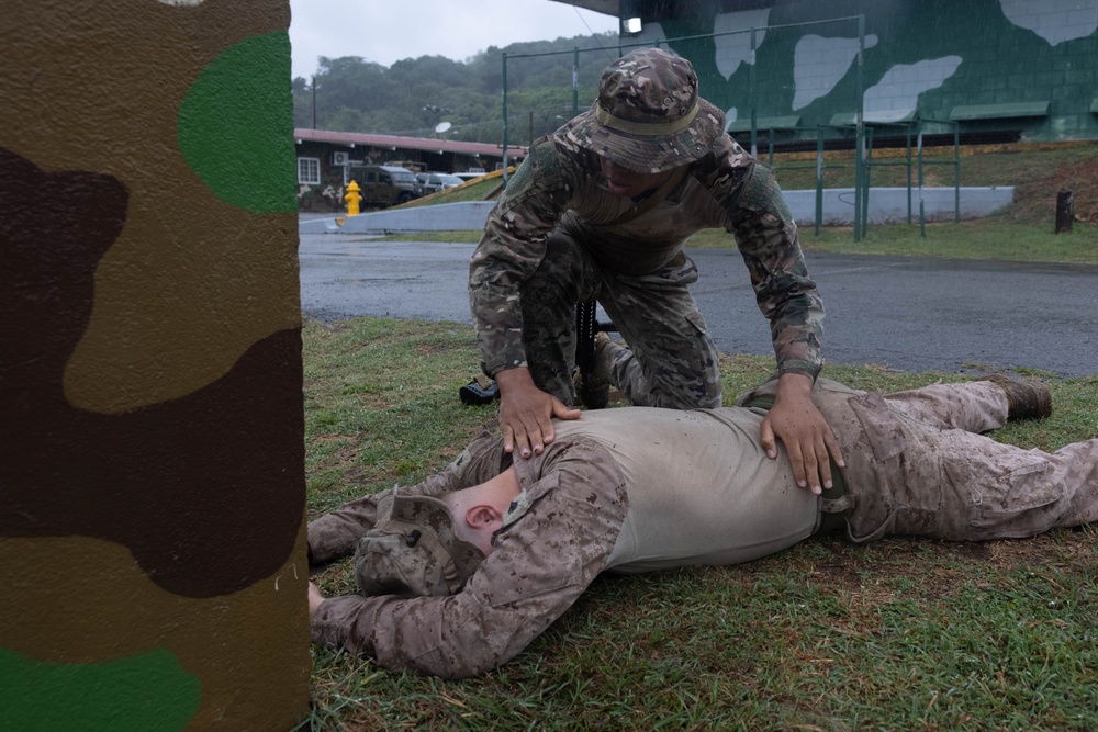 Panamanian security forces practice squad movements