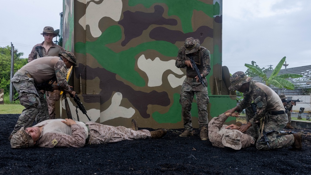 Panamanian security forces practice squad movements
