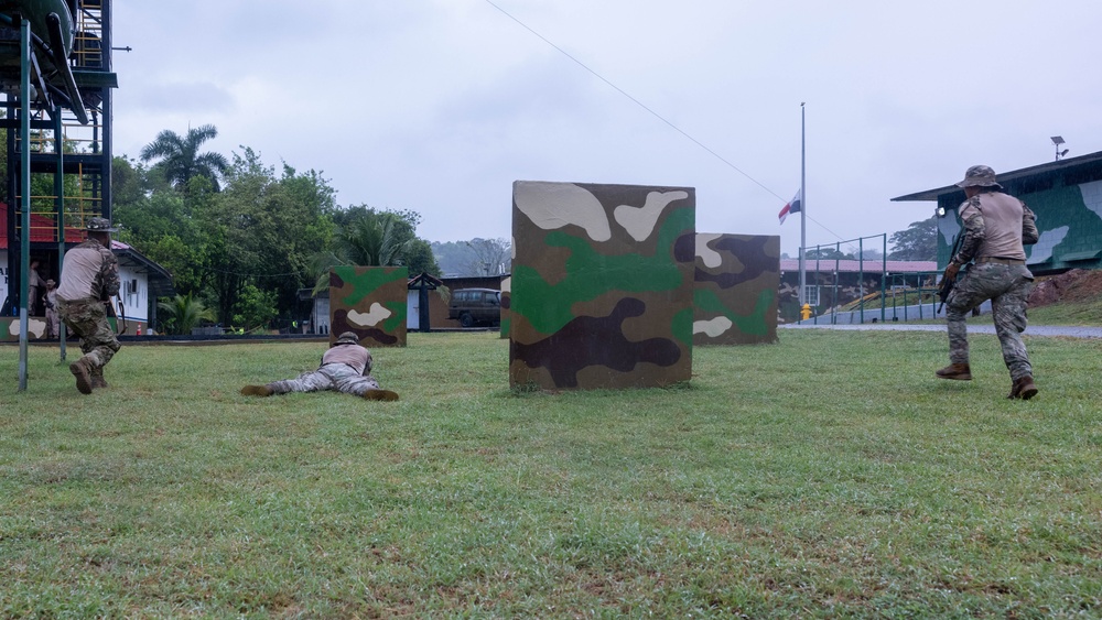 Panamanian security forces practice squad movements