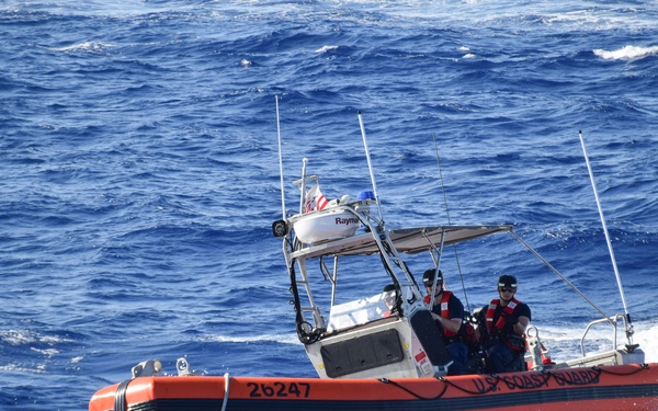 Coast Guard Cutter Seneca conducts small boat training at sea