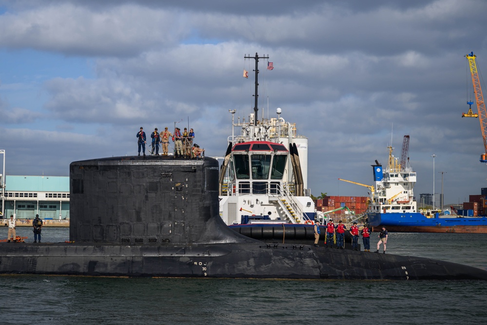 U.S. Navy Ships Arrive for FWFL 2025