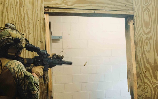 2/2 conducts limited scale raid training