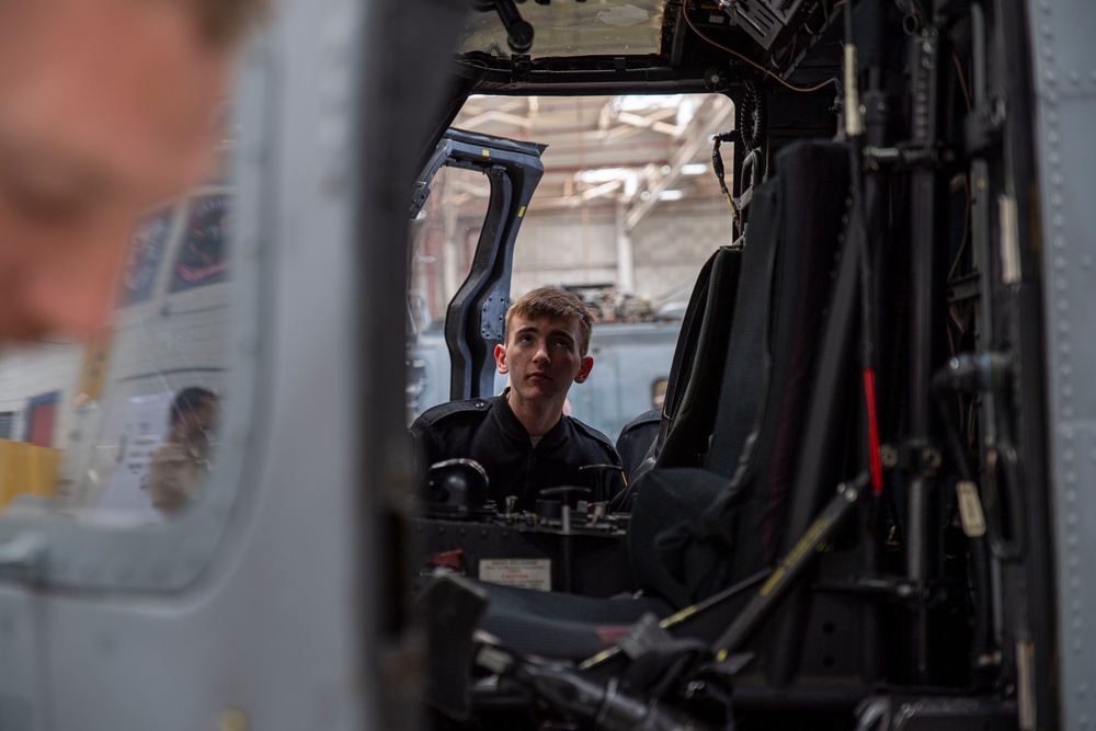 Grove City High JROTC Visits Naval Air Forces Pacific