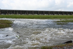 Army Corps of Engineers conducts test opening of Bonnet Carre' Spillway