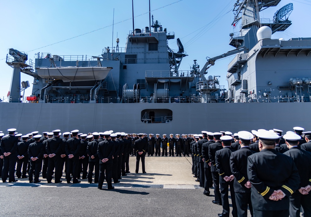 CFAS Commander Capt. Fontaine Attends JMSDF JS Uraga Arrival Ceremony