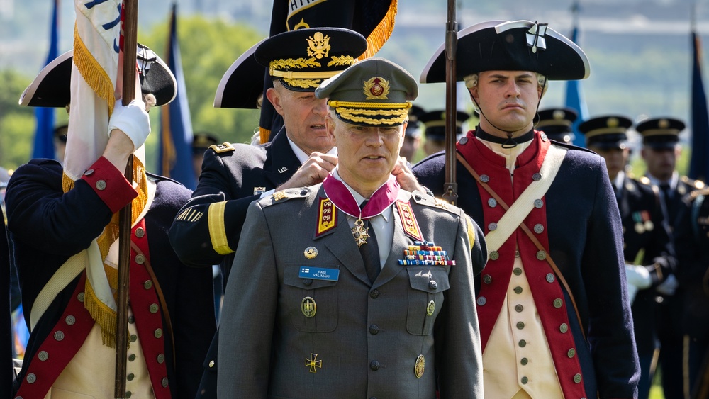 Army Full Honor Arrival Ceremony for Lt. Gen. Pasi Välimäki, Commander of the Finnish Army