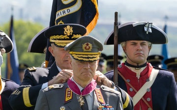 Army Full Honor Arrival Ceremony for Lt. Gen. Pasi Välimäki, Commander of the Finnish Army