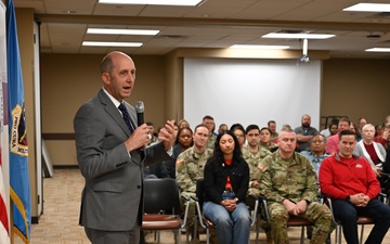 Dr. Steve Ferrara Visits CRDAMC, Praises Service and Dedication.