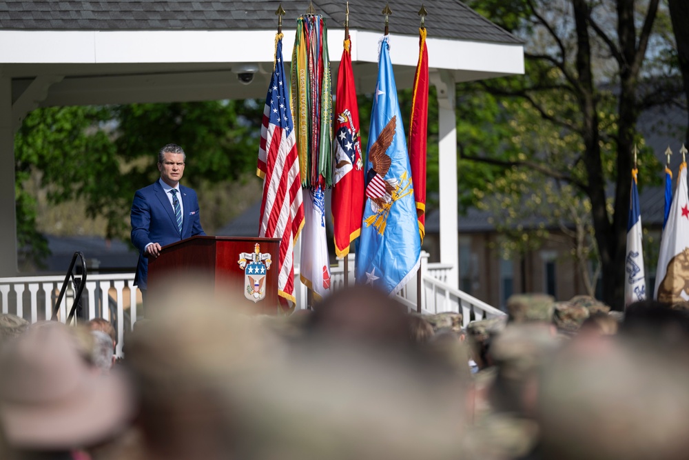 SD Visits U.S. Army War College