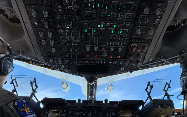 McChord C-17s First in AMC to Refuel with Commercial KDC-10B Tanker