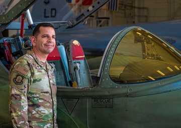 Col. Anaya Visits IAAFA