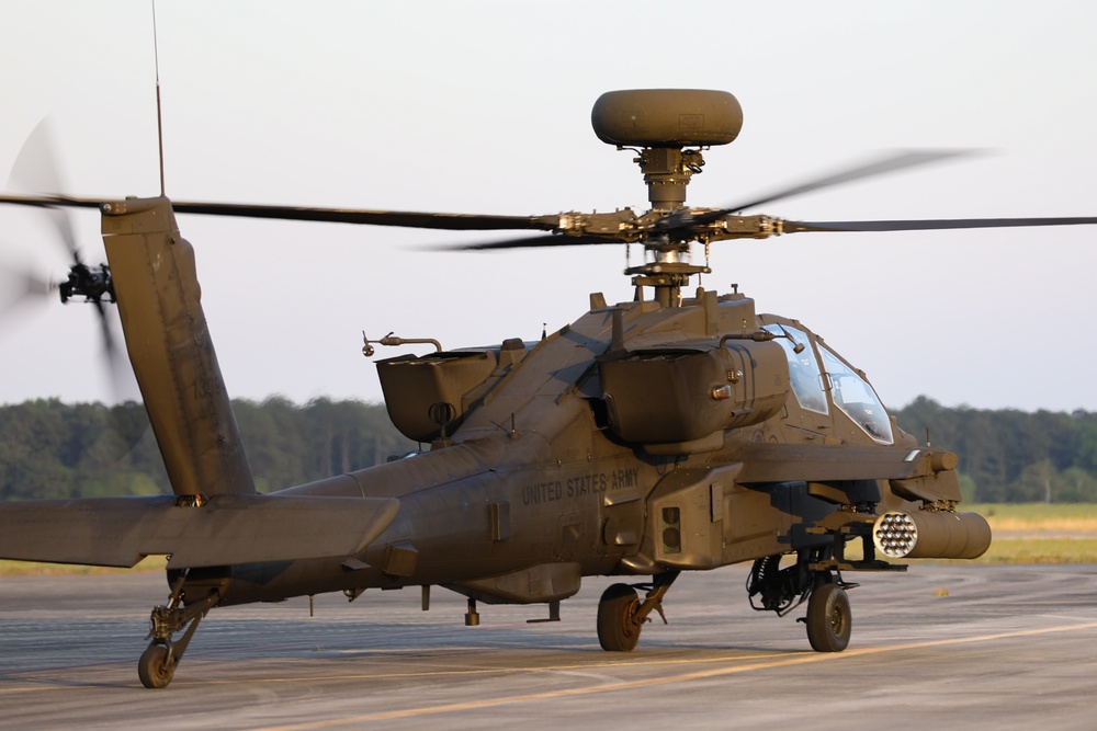 South Carolina Army National Guard Apache helicopters complete night gunnery training