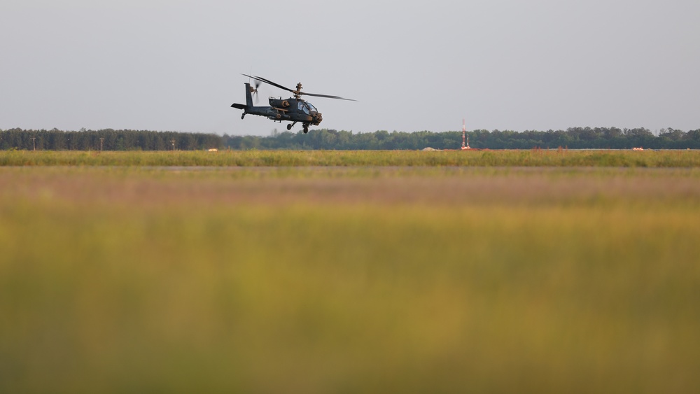 South Carolina Army National Guard Apache helicopters complete night gunnery training