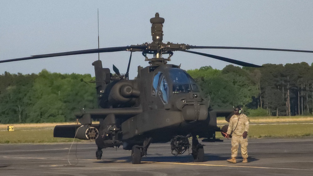 South Carolina Army National Guard Apache helicopters complete night gunnery training